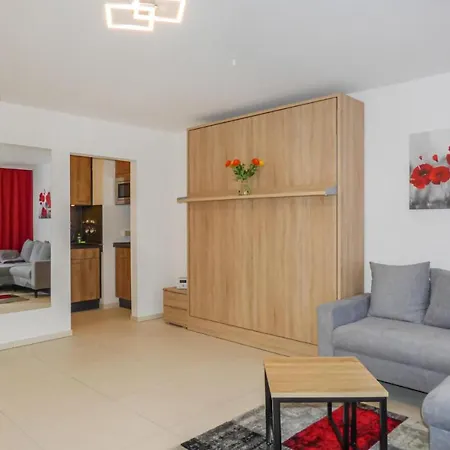 Awesome In With Sauna, Wifi And Outdoor Swimming Pool *
